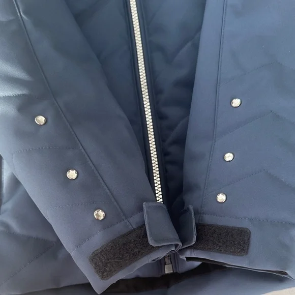 Worn 1x Descente Blue Quilted Jacket with Rhinestones and Faux Fur Hood size 12